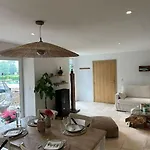 Lumineux Et Chaleureux Avec Piscine Estivale Σπίτι διακοπών *
