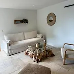 Lumineux Et Chaleureux Avec Piscine Estivale Σπίτι διακοπών