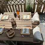 Lumineux Et Chaleureux Avec Piscine Estivale *