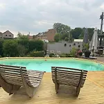 Lumineux Et Chaleureux Avec Piscine Estivale Σπίτι διακοπών