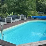 Lumineux Et Chaleureux Avec Piscine Estivale Σπίτι διακοπών *