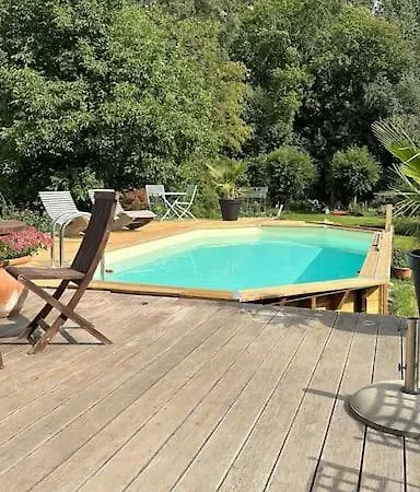 Nyaraló Lumineux Et Chaleureux Avec Piscine Estivale Ramillies