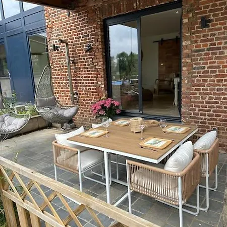 Lumineux Et Chaleureux Avec Piscine Estivale Ramillies