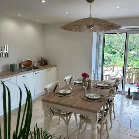 Lumineux Et Chaleureux Avec Piscine Estivale Ferienhaus *