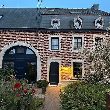 Lumineux Et Chaleureux Avec Piscine Estivale Ramillies