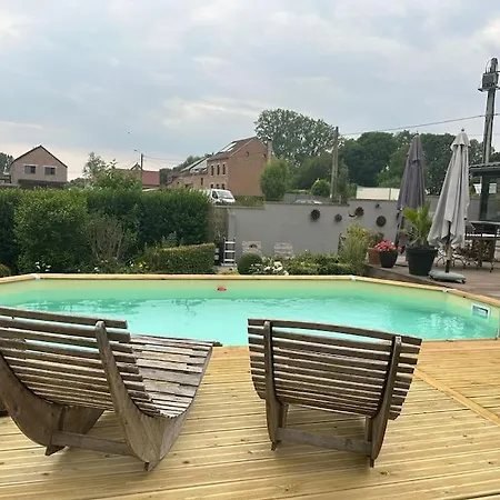 Lumineux Et Chaleureux Avec Piscine Estivale Ferienhaus