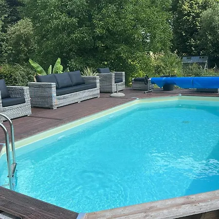 Lumineux Et Chaleureux Avec Piscine Estivale Ferienhaus *