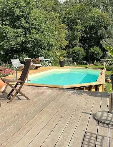 Vakantiehuis Lumineux Et Chaleureux Avec Piscine Estivale Ramillies