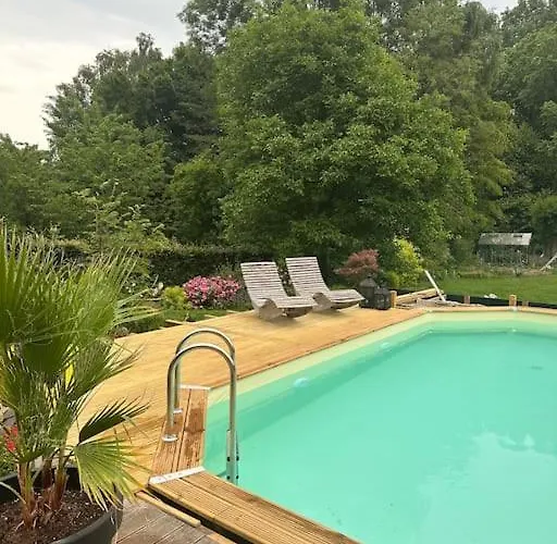 Lumineux Et Chaleureux Avec Piscine Estivale *