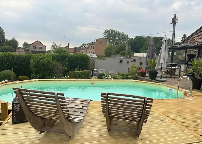 Lumineux Et Chaleureux Avec Piscine Estivale بيت للعطل